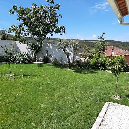 A Casa Francesa Vila Anceriz Exterior foto