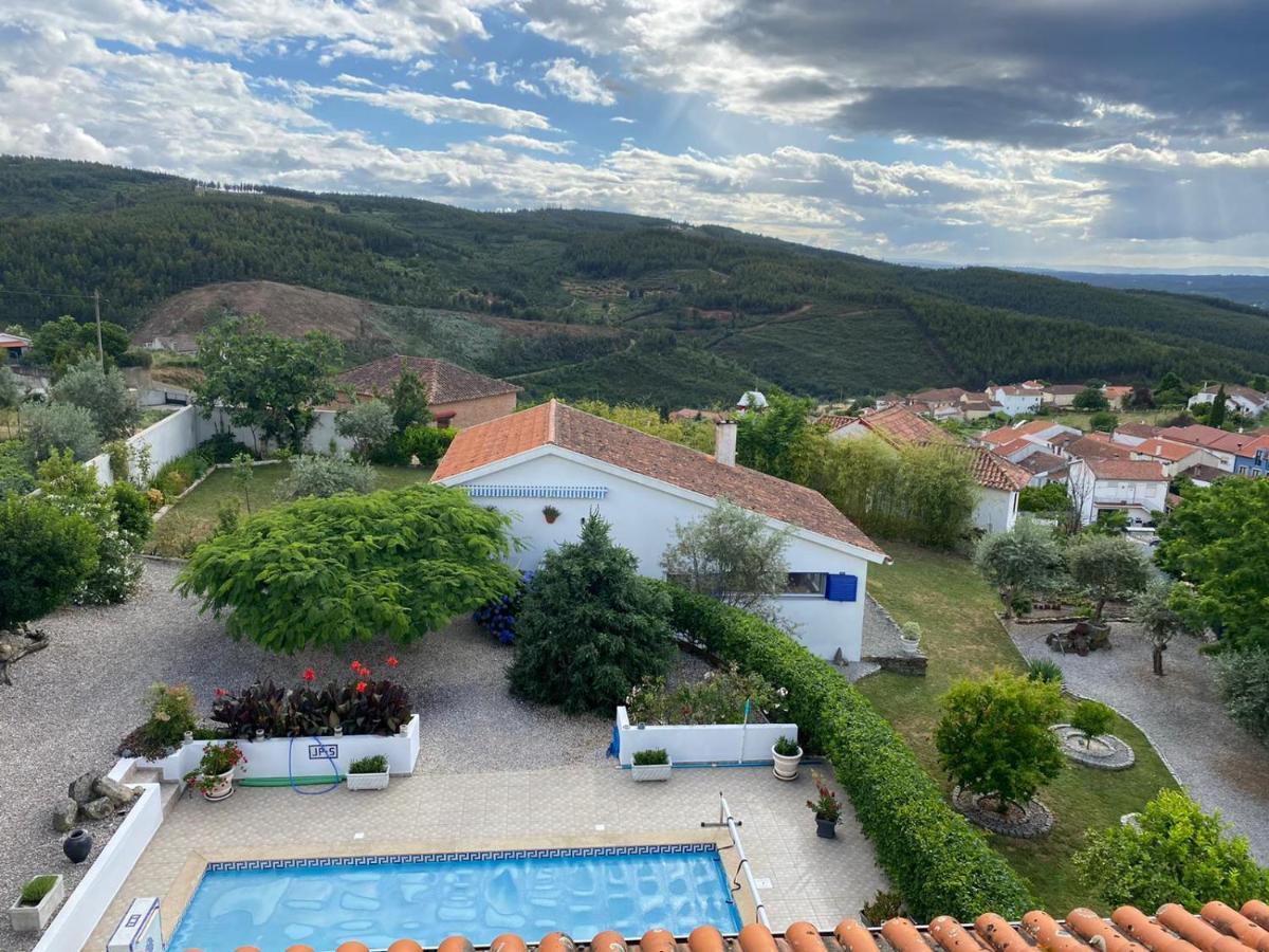 A Casa Francesa Vila Anceriz Exterior foto