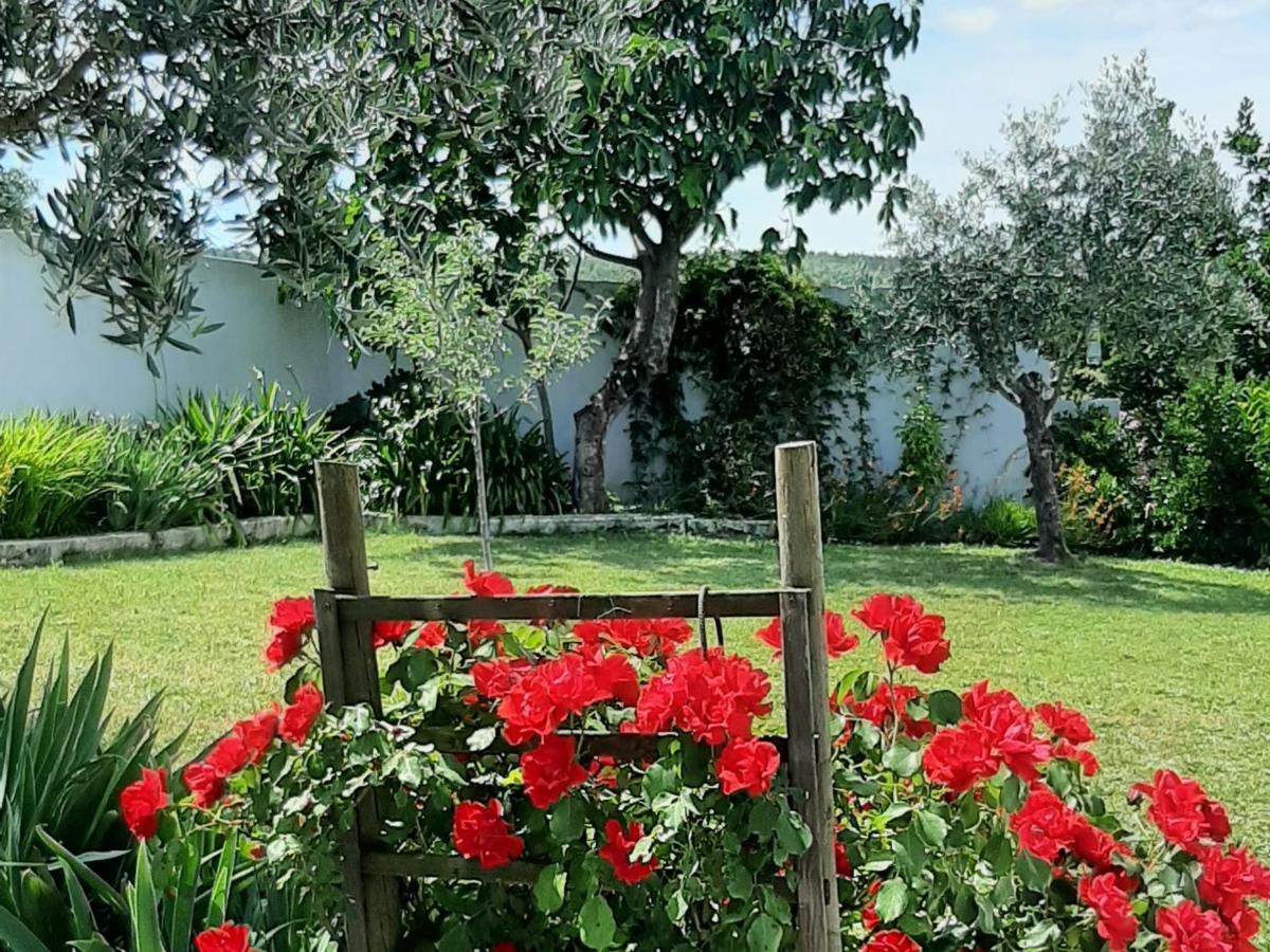 A Casa Francesa Vila Anceriz Exterior foto